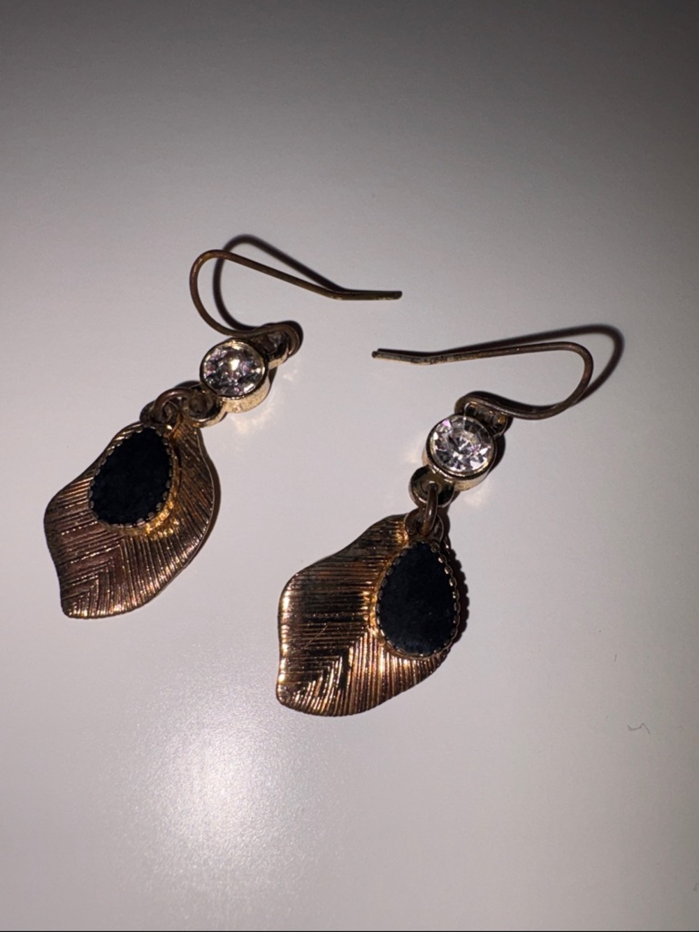 ❤️‍🔥3/10$❤️‍🔥Gold-Tone Black Stone Drop Earrings with Crystal Accent